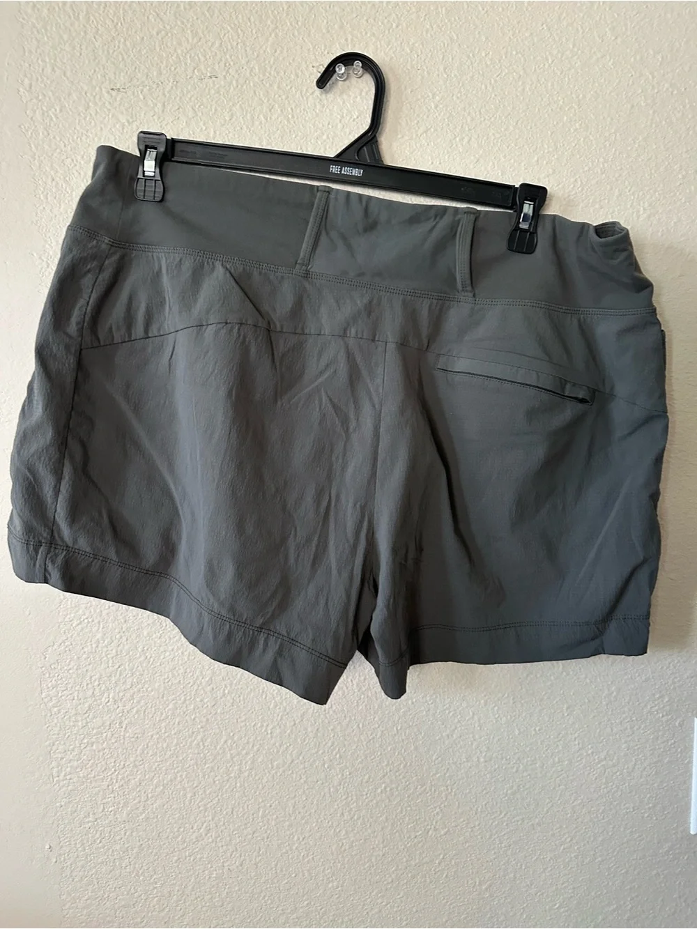 Athleta Women's Active Stretch Shorts - green olive size 18/ NWOT 1097
